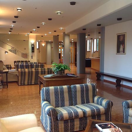 Ospitalita San Tommaso D'Aquino Hotel Bologna Bagian luar foto