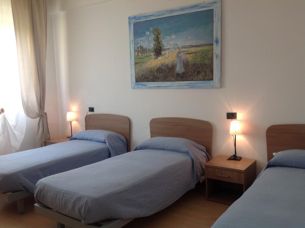 Ospitalita San Tommaso D'Aquino Hotel Bologna Ruang foto