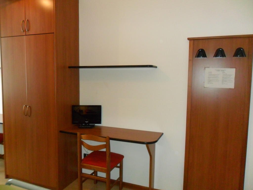 Ospitalita San Tommaso D'Aquino Hotel Bologna Ruang foto