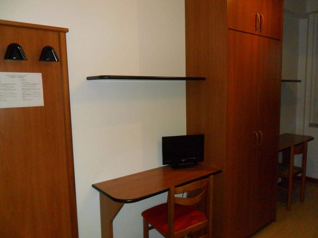 Ospitalita San Tommaso D'Aquino Hotel Bologna Ruang foto