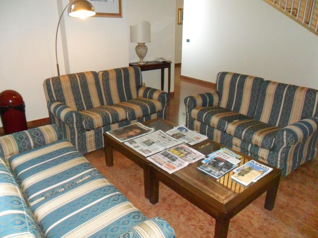 Ospitalita San Tommaso D'Aquino Hotel Bologna Bagian luar foto
