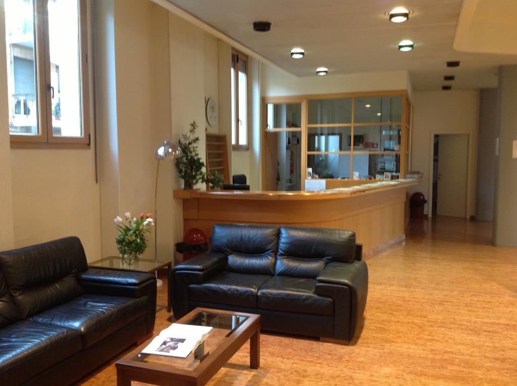 Ospitalita San Tommaso D'Aquino Hotel Bologna Bagian luar foto