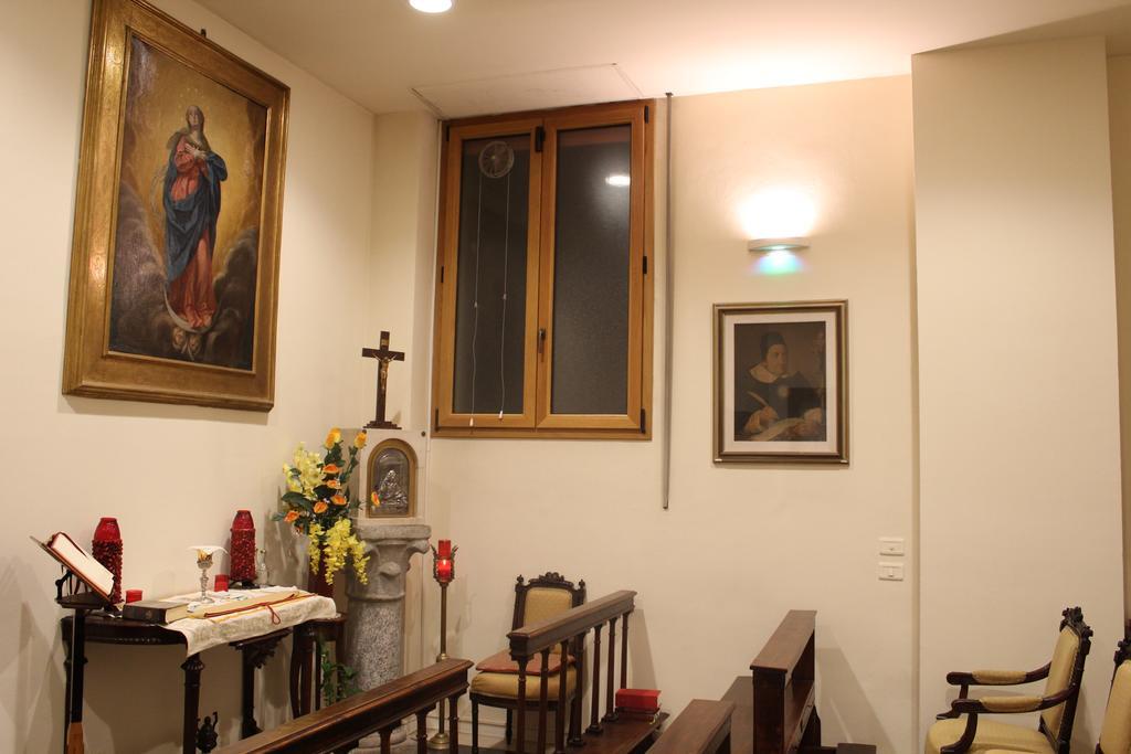 Ospitalita San Tommaso D'Aquino Hotel Bologna Bagian luar foto