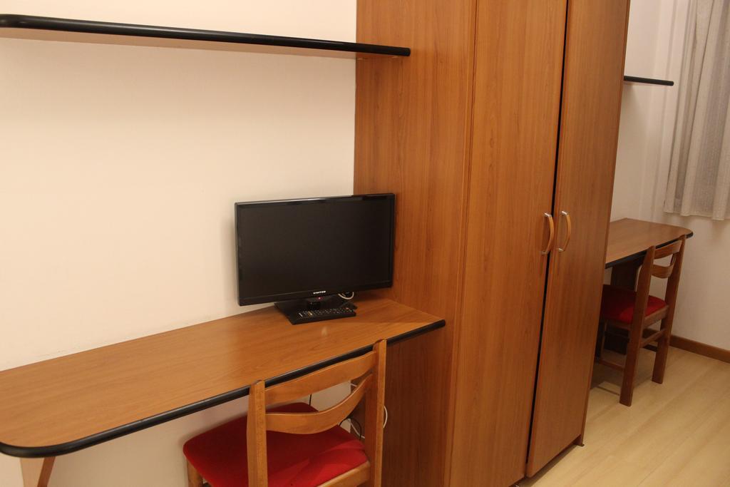 Ospitalita San Tommaso D'Aquino Hotel Bologna Bagian luar foto