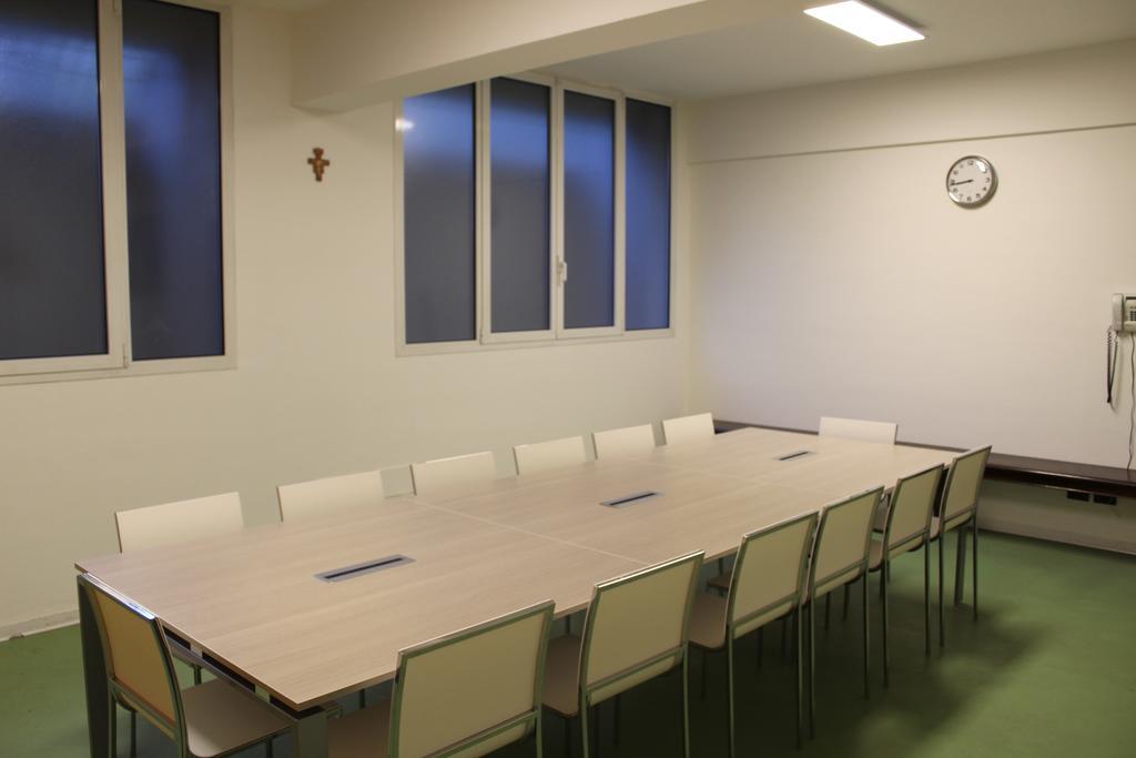 Ospitalita San Tommaso D'Aquino Hotel Bologna Bagian luar foto